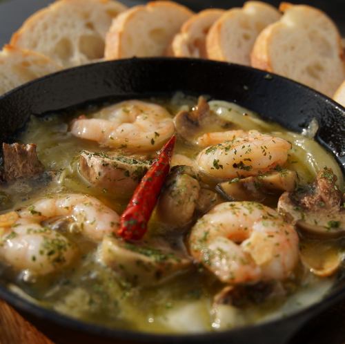 Shrimp and mushroom ajillo