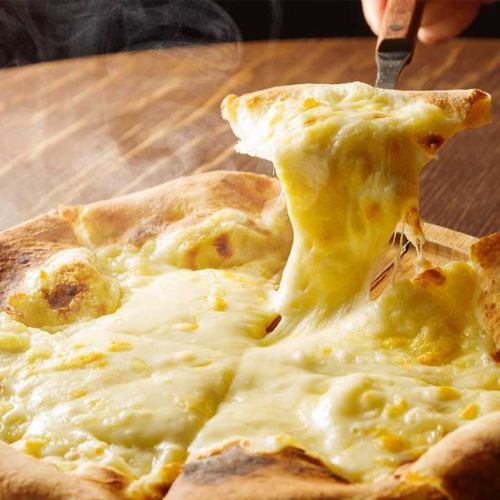 Quattro with plenty of cheese and honey