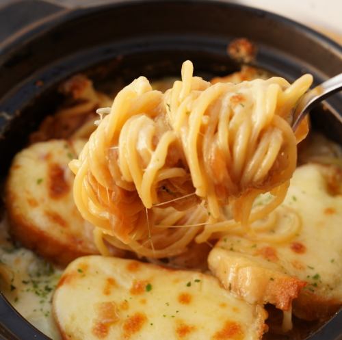 オニオングラタンパスタ