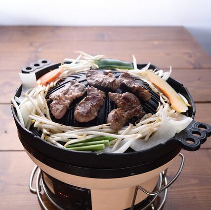 A banquet around Genghis Khan