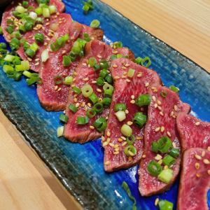 近江牛タンたたき