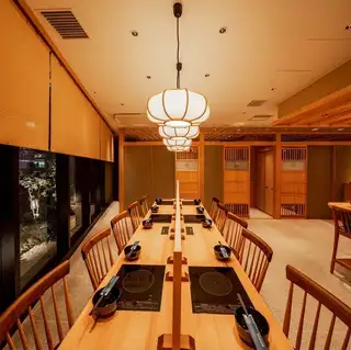 3名様から4名様でご利用可能なテーブル席です。