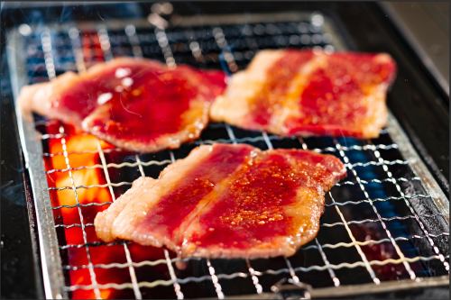 鉄板焼きだけでなく焼肉も