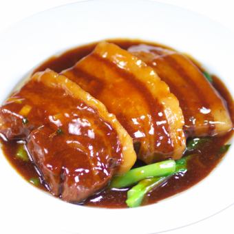 【B套餐】紅燒肉、什錦餃子、海鮮炒飯等10道菜4,000日元，含2小時無限暢飲