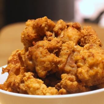 Deep-fried chicken / cherry yukhoe / sausage