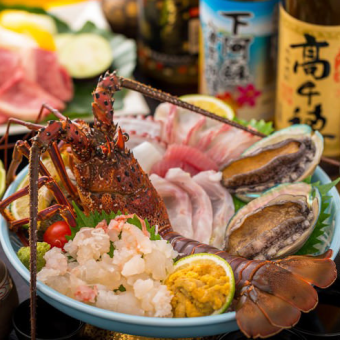 「包括5種海鮮、伊勢龍蝦、蝦夷鮑魚、北海道牛排」7,000日元，10道菜2.5小時無限暢飲