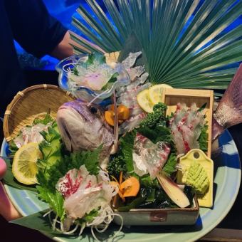 ★新鲜度极佳★今天推荐的“满量”鱼形生鱼片包含2小时无限畅饮3,300日元→2,200日元！
