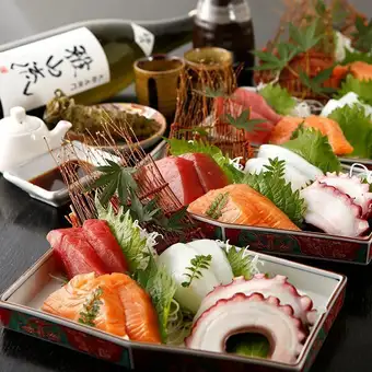 『華コース』生ビール付き2時間飲み放題｜鮮魚・馬刺し・牛タンなど全10品個室有り