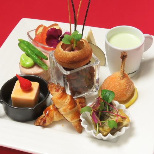 附有各种开胃菜的休闲意大利面午餐套餐 ★ 4,400 日元