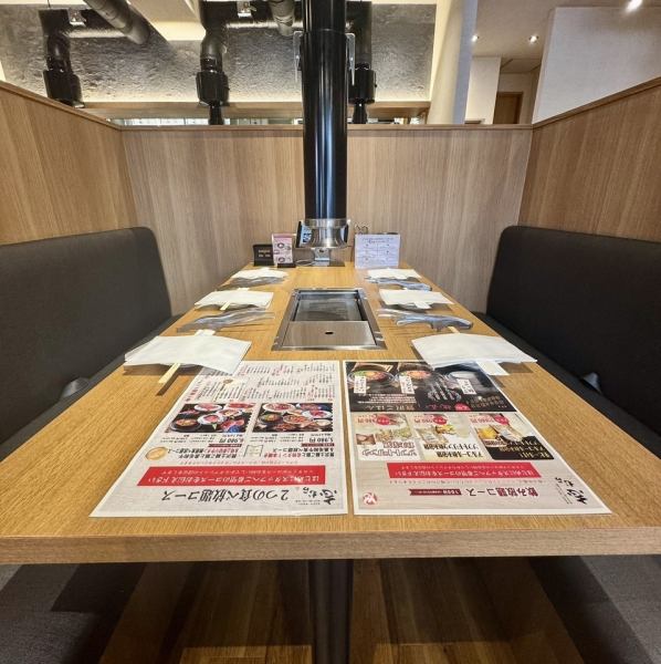 系列店舗でも人気の焼肉が食べ放題！生ビール有アルコール飲み放題/生ビール無アルコール飲み放題/ソフトドリンク飲み放題などもございます！デートでのご利用にも◎