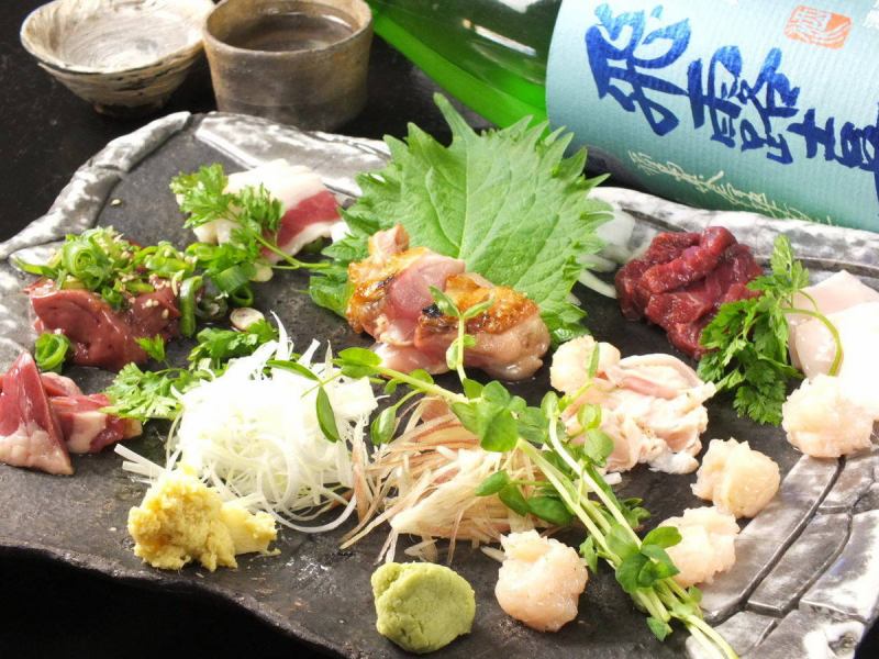 Wakame's recommended [assorted sashimi] chicken and horse sashimi can be served!
