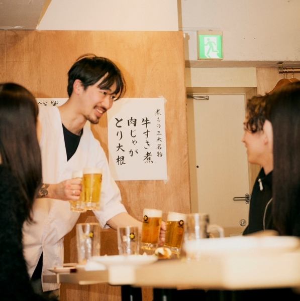 따뜻한 접객으로 맛있는 식사와 술을 만끽.