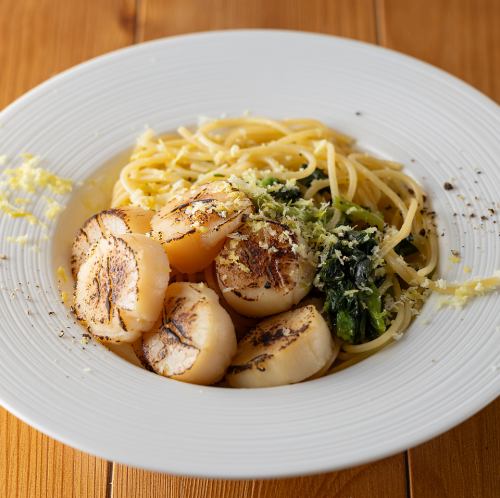 Scallops and spinach with lemon butter