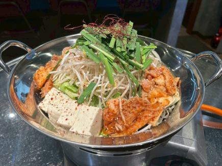 【ホルモン鍋コース】 (2時間飲み放題付)お一人様4300円(税込)