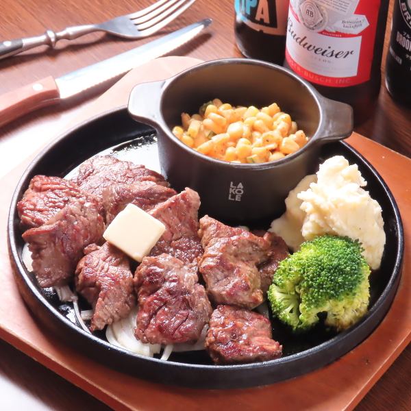 【看板メニュー】厳選部位を贅沢に焼き上げた、肉の旨味溢れる絶品ステーキ！