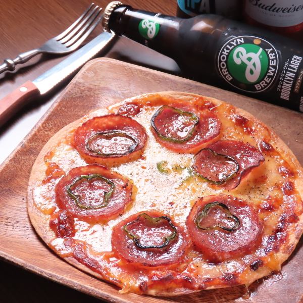 【サクッと軽い食感】お酒のお供に最高！チーズたっぷりの特製「極薄ピザ」