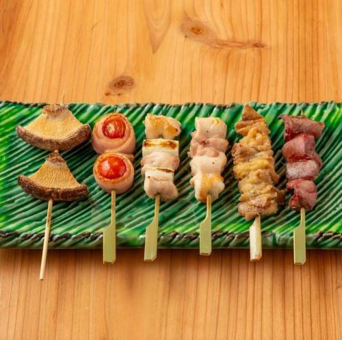 朝引きした新鮮な地鶏を直送!一本一本丁寧に下処理を行ったやきとりは鶏の旨味が溢れ出す美味しさをご提供