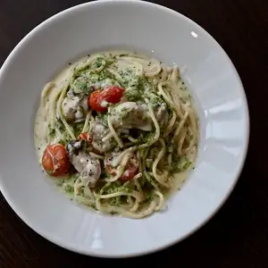 牡蠣と青海苔のクリームパスタ