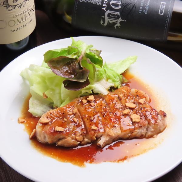 地産地消！埼玉県の豚肉を使用した【香豚のロースステーキ】