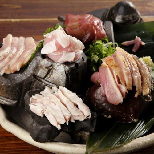 鳥刺しと日本酒の相性抜群！是非飲みのお供として！