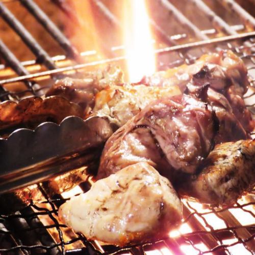 自慢の焼鳥や炙り焼きを是非ご賞味ください♪