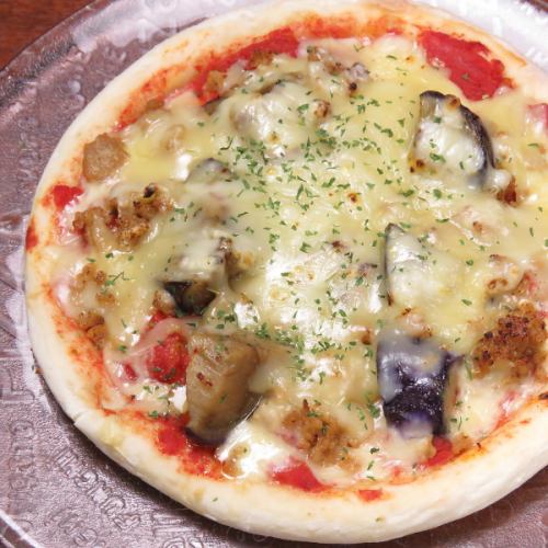 [Authentic pizza with handmade dough]