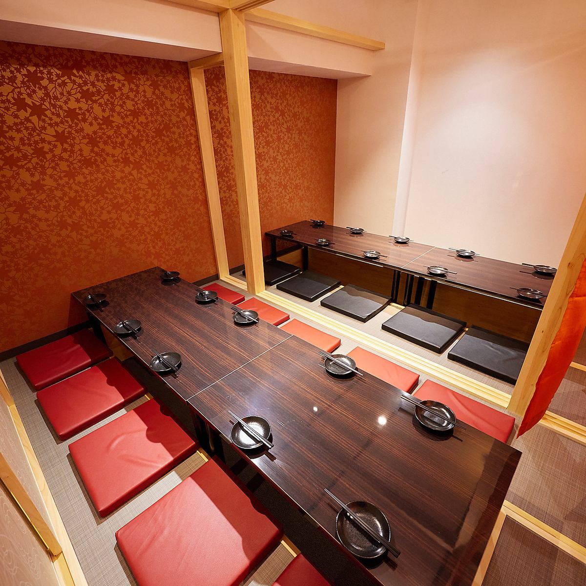 We have a variety of private rooms for 2 people to groups!! 2 hours all-you-can-eat and drink for 2,525 yen!