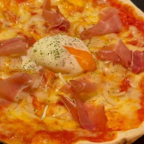 【CONA的标准人气菜单】30种石炉烤制的正宗披萨全部550日元（含税）♪