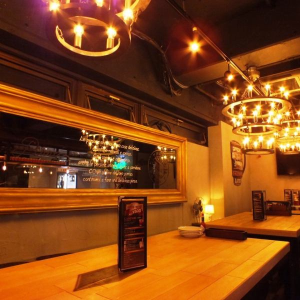 The concept of a fashionable Italian izakaya, where you can easily drop in on your way home from work, creates a moody atmosphere with warm chandeliers spilling warm colors.Enjoy authentic stone oven-baked pizza at a reasonable price at a stylish and cozy Italian bar / izakaya ♪ [Kids welcome ◎]