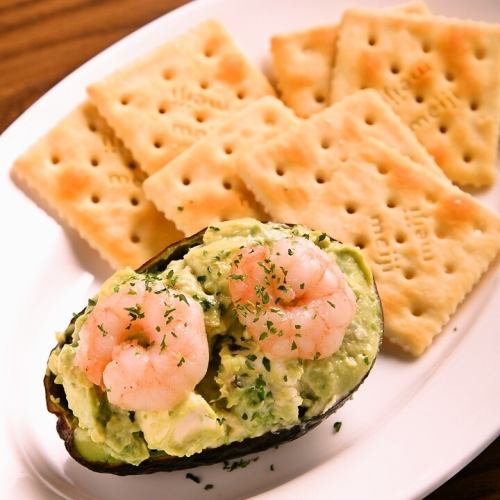 [In addition to PIZZA, we also have a wide variety of side menus!] Shrimp and avocado dip to accompany alcohol