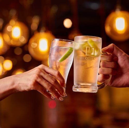 大型モニターやWi-Fi/コンセントも完備した店内♪