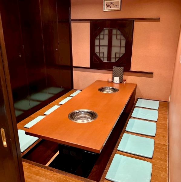 【2階は5～6名様でご利用できる個室の座敷が３卓、10名様までご利用できる座敷が２卓ございます！】2階席は20～36名様で貸切対応も可能です♪◆個室ご利用は平日8名様から承ります。土日祝は2名様からOKです！(予約制)