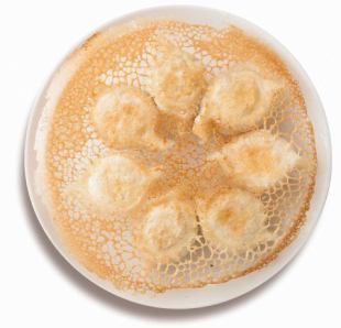 パリパリ羽根の大連焼餃子 6個