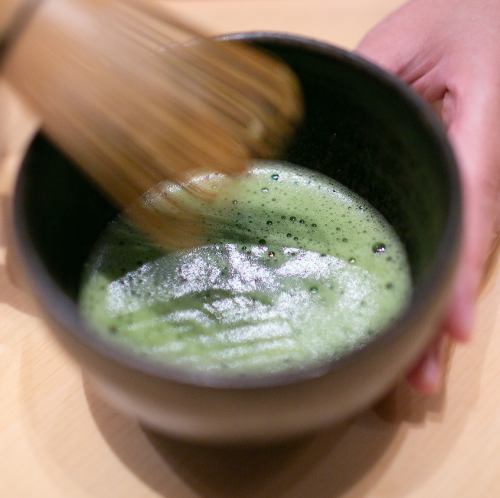 【말차 Hot Matcha】최고급의 말차를 차과자와 함께 즐겨 주세요