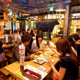 When you want to enjoy your favorite friends and colleagues in the company, please enjoy our specialty meat in a stylish space.Women's party and birthday party ◎ It is a bar that can be used for various scenes ♪ There are plenty of boasting meat dishes and various courses that can enjoy Italian! Of course there are plans with all-you-can-drink!