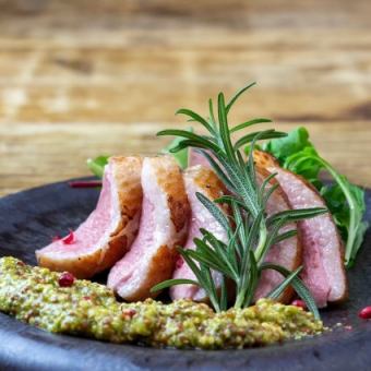 Roasted duck with basil mustard sauce [120g]