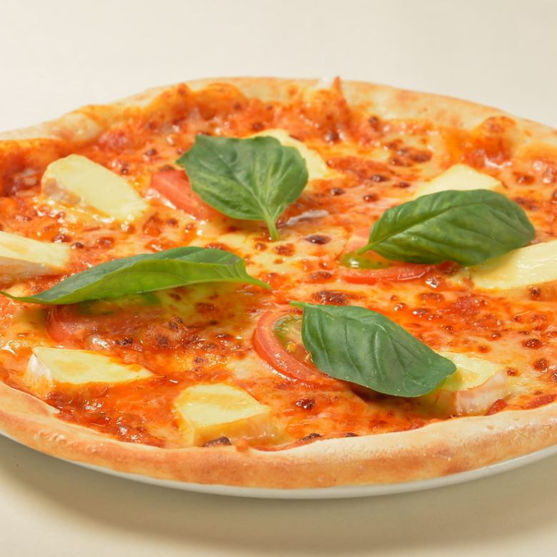 구운 카망베르 치즈와 마르게리타