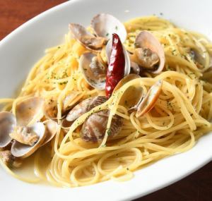Vongole Bianco made with clams from Aichi Prefecture