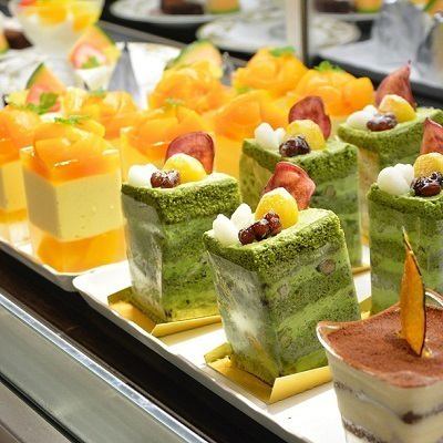 ★ドルチエ 店内入口直ぐのカウンターショーケースより3つお選びいただけます♪ドリンクバー付きは980円