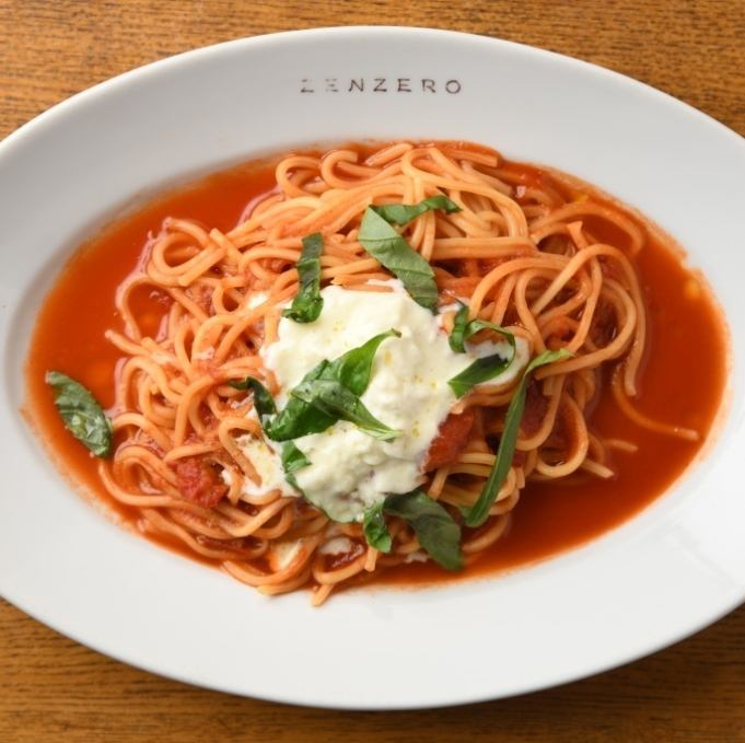 ミルキーチーズと愛知県バジルのトマトソース 生スパゲティ