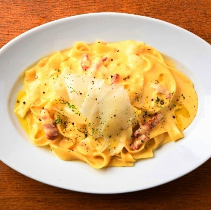 ロディジャーノチーズとイタリアンパンチェッタとのカルボナーラ 生タリアテッレ