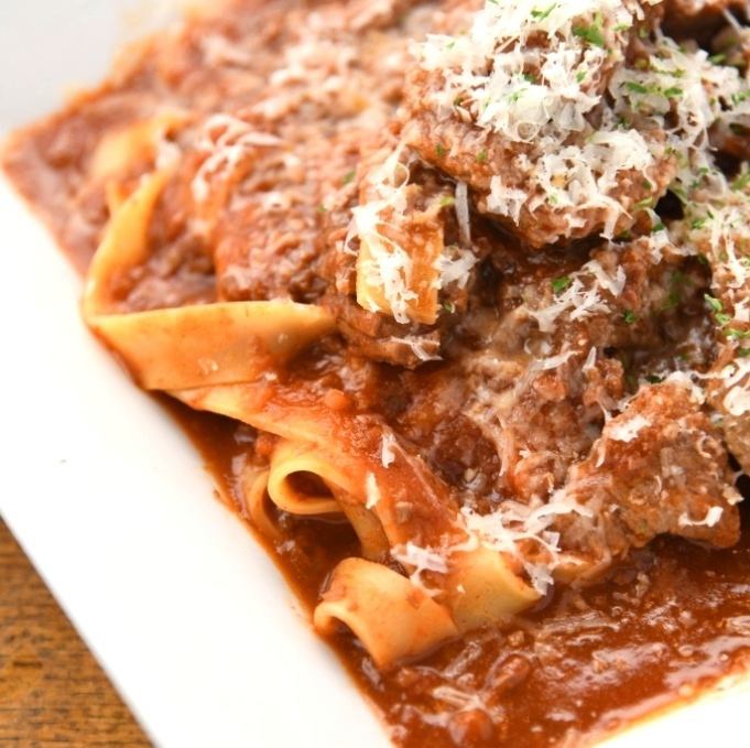 絶品!ゴロゴロ牛肉の煮込みボロネーゼソース 生タリアテッレ