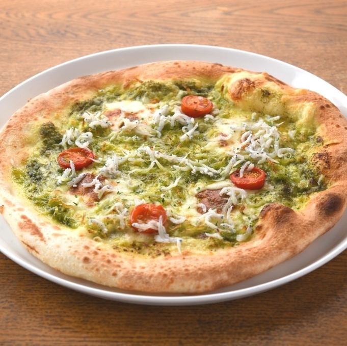 日間賀島ちろめんじゃことモッツァレラのバジルソース