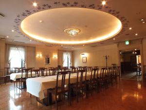 The second floor is suitable for wedding receptions and after-parties (seated for 40 people/buffet for 60 people). For reservations of 100 people, the entire floor can be reserved.A plan and reservation are required to use this service.