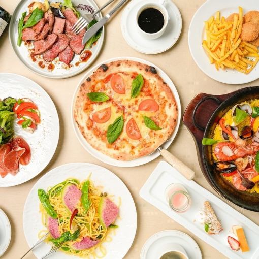 【特別劇場觀影套餐】包含赤塔牛肉、新鮮意麵和西班牙海鮮飯的豪華套餐。預計用餐時間:120分鐘