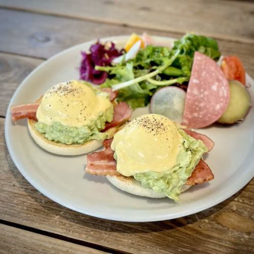 PlateBacon Eggs Benedict