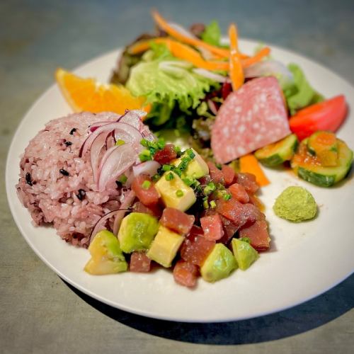 Tuna and avocado poke rice bowl