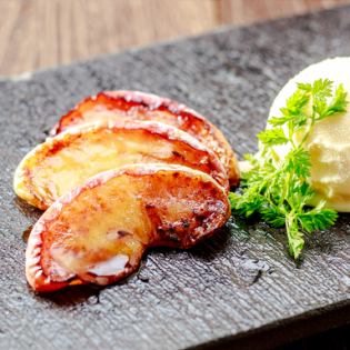 Warm baked apples with ice cream