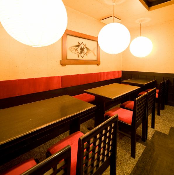 当店は、大人の特別な食事会やビジネスの接待にもぴったりです！全席テーブル席なのでしゃぶしゃぶ鍋を囲んで会話を楽しんでいただけます◎テーブル席は隣同士をくっつけて10名様前後の大人数の宴会にも対応しておりますので時期に合わせて忘年会・新年会・歓迎会・送別会などにもご利用ください。