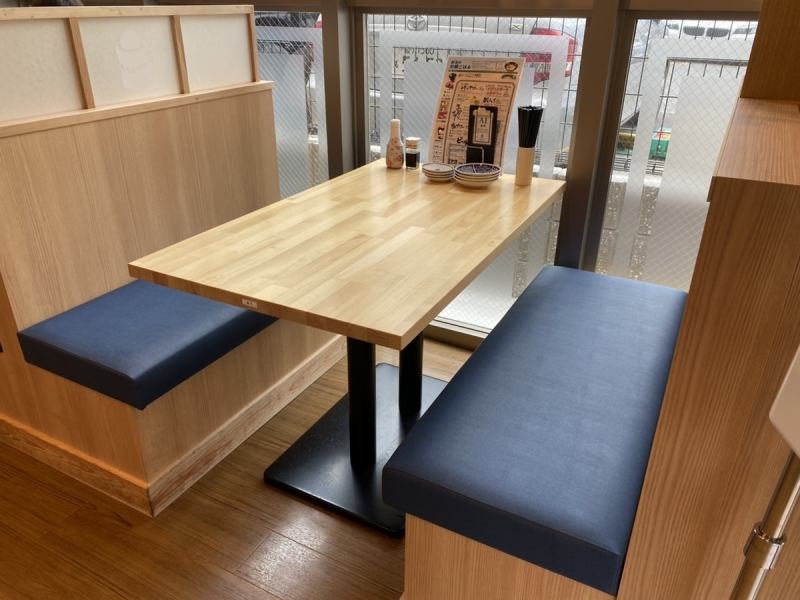 ボックス席完備！美味しい料理とお酒を心行くまでお楽しみください。ご予約も承っております！